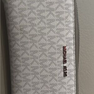 Michael Kors Light Gray Textured Wallet